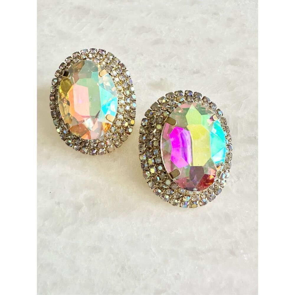 Sparkly Rhinestone iridescent oval stud earrings 